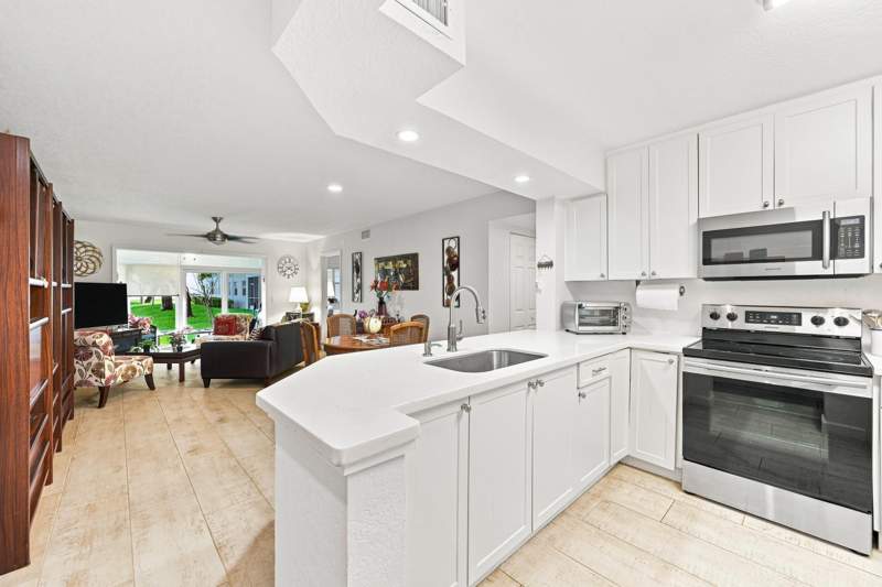 2 bedroom Condominium at 10382 NW 24th Place #105, Sunrise Lakes 207 Condo, Sunrise — photo 5