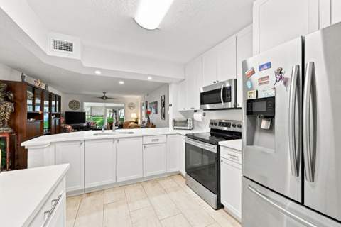10382 NW 24th Place #105, Sunrise FL - photo 6 of 38