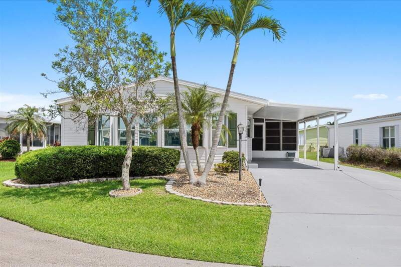2 bedroom Manufactured Home at 3612 Pebble Beach Lane, Savanna Club Plat Phase Three, Port St. Lucie — photo 2