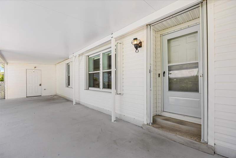 3 bedroom Manufactured Home at 3733 Pendula Circle, The Preserve At Savanna Club, Port St. Lucie — photo 2