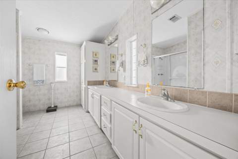 3733 Pendula Circle, Port St. Lucie FL - photo 17 of 51