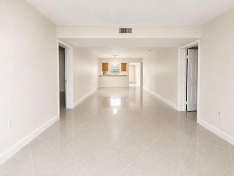 3516 Whitehall Drive #105, West Palm Beach FL - photo 7 of 20