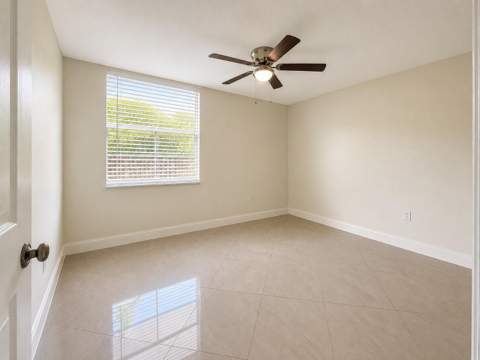 3516 Whitehall Drive #105, West Palm Beach FL - photo 15 of 20