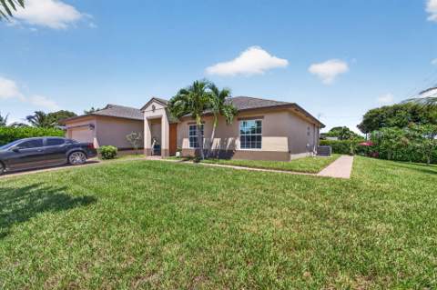 1016 Cheryl Road, Haverhill FL - photo 6 of 68