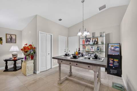 1016 Cheryl Road, Haverhill FL - photo 10 of 68