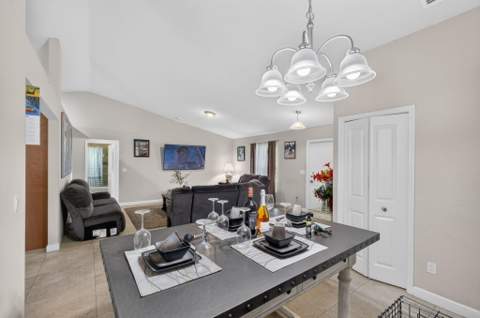 1016 Cheryl Road, Haverhill FL - photo 12 of 68