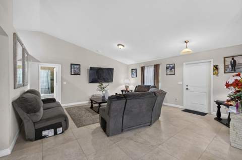 1016 Cheryl Road, Haverhill FL - photo 13 of 68