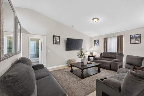 1016 Cheryl Road, Haverhill FL - photo 14 of 68