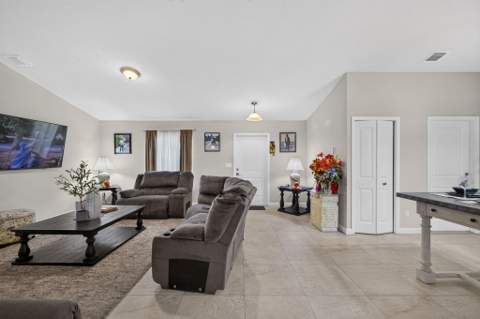 1016 Cheryl Road, Haverhill FL - photo 15 of 68