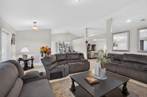 1016 Cheryl Road, Haverhill FL - photo 17 of 68