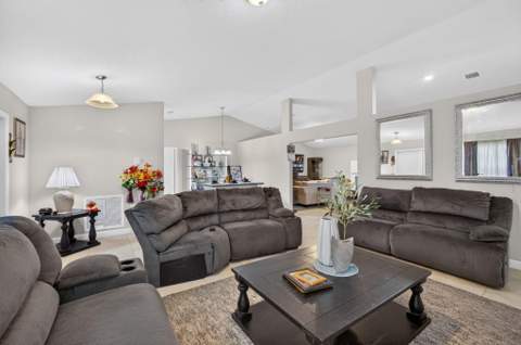 1016 Cheryl Road, Haverhill FL - photo 18 of 68