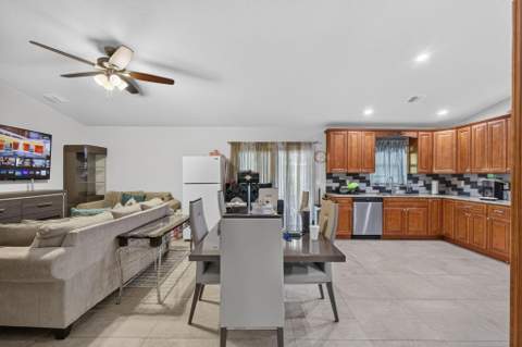 1016 Cheryl Road, Haverhill FL - photo 23 of 68