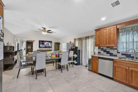 1016 Cheryl Road, Haverhill FL - photo 24 of 68