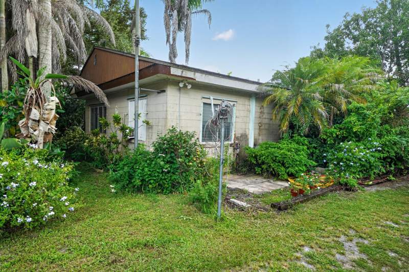 2 bedroom Single Family Residence at 9290 Orange Avenue, Fort Pierce, Fort Pierce — photo 5