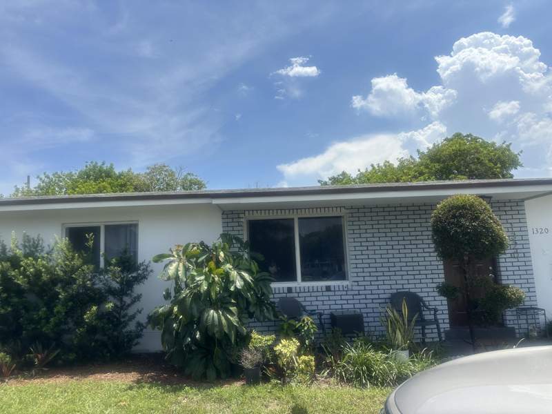 5 bedroom Single Family Residence at 1320 NW 19th Street, Lauderdale Villas, Fort Lauderdale — photo 4