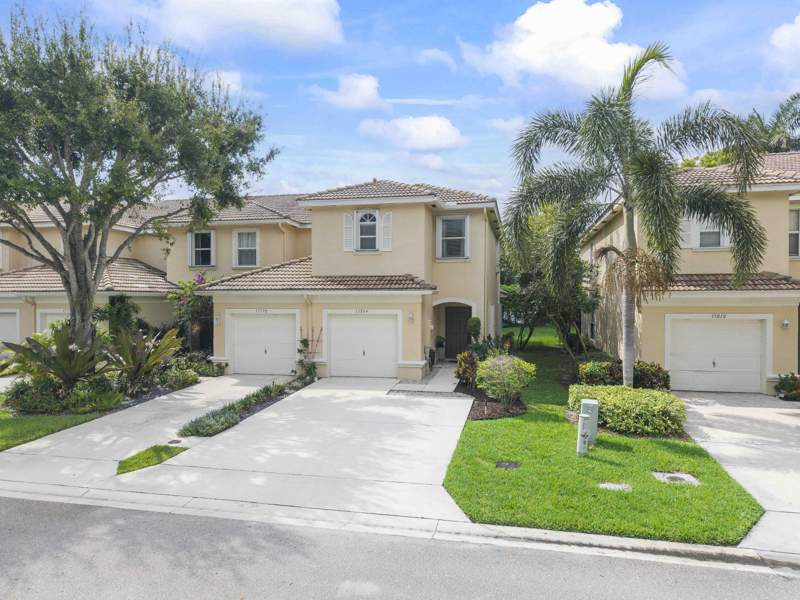 3 bedroom Townhouse at 13804 Creston Place, Towne Place, Wellington — photo 3