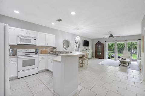 13804 Creston Place, Wellington FL - photo 12 of 48