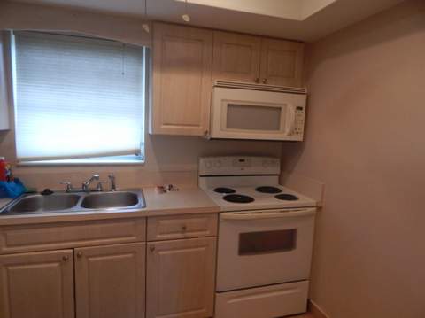 2971 Ashley Drive #C, West Palm Beach FL - photo 7 of 21