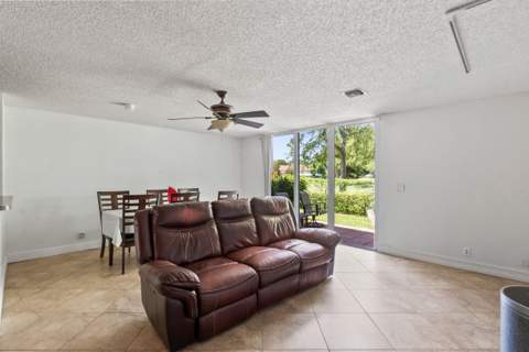 7127 Woodmont Way #7127, Tamarac FL - photo 11 of 34