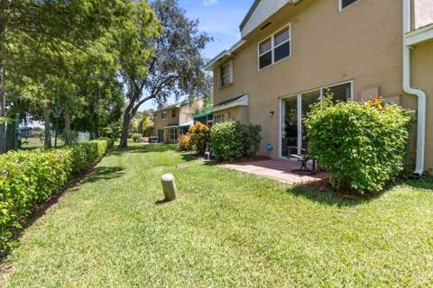 7127 Woodmont Way #7127, Tamarac FL - photo 16 of 34