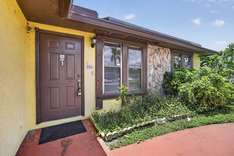 3 bedroom Single Family Residence at 254 La Mancha Avenue, La Mancha, Royal Palm Beach — photo 5