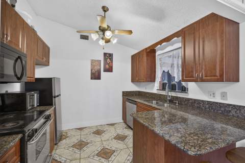 254 La Mancha Avenue, Royal Palm Beach FL - photo 17 of 50