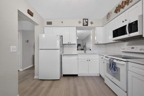 14527 Bonaire Boulevard #103, Delray Beach FL - photo 11 of 34