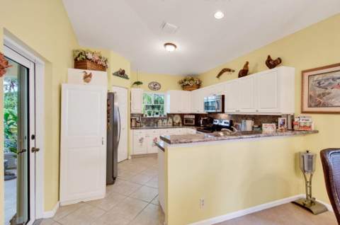 2323 Windjammer Way, West Palm Beach FL - photo 16 of 45