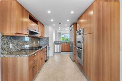 2051 SE 3rd Street #307, Deerfield Beach FL - photo 11 of 41