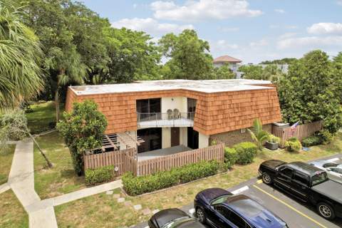 8389 N Coral Circle, North Lauderdale FL - photo 8 of 34