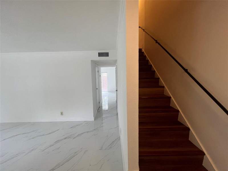 3 bedroom Townhouse at 5847 Blueberry Court #85, Blueberry Hill II Condo, Lauderhill — photo 4