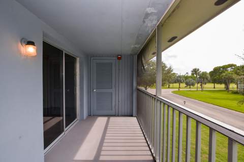 8 Lake Vista Trail, Port St. Lucie FL - photo 8 of 33