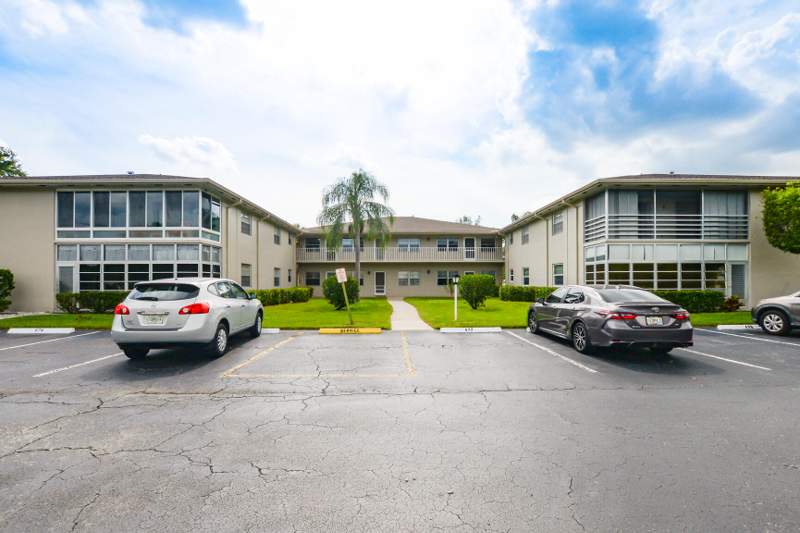 1 bedroom Condominium at 8 Lake Vista Trail, Vista St Lucie Buildings 9 Thru 20, Port St. Lucie — photo 5