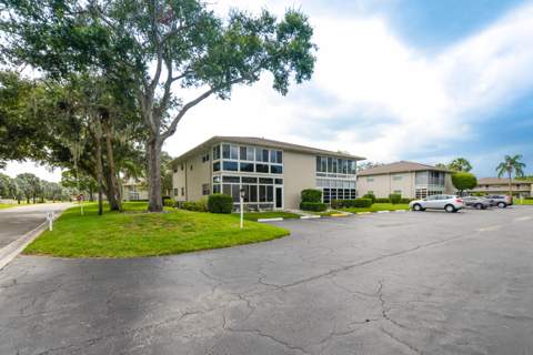 8 Lake Vista Trail, Port St. Lucie FL - photo 6 of 33