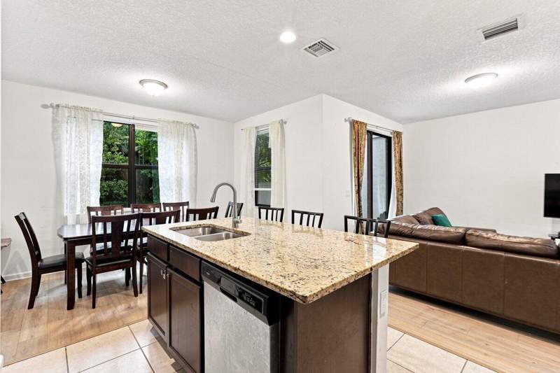3 bedroom Single Family Residence at 269 NW 36th Avenue, Residences At Palm Aire, Pompano Beach — photo 4