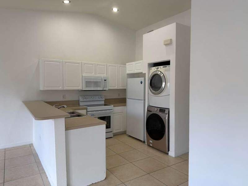 2 bedroom Villa at 3842 SW 48th Avenue, Hollywood Ridge Farms 2-16 Misc, Hollywood — photo 4