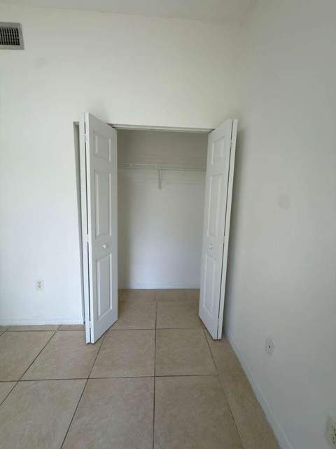 3842 SW 48th Avenue, Hollywood FL - photo 21 of 25