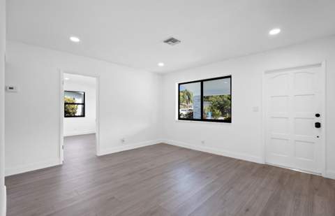 699 NE 40th Street, Oakland Park FL - photo 15 of 45