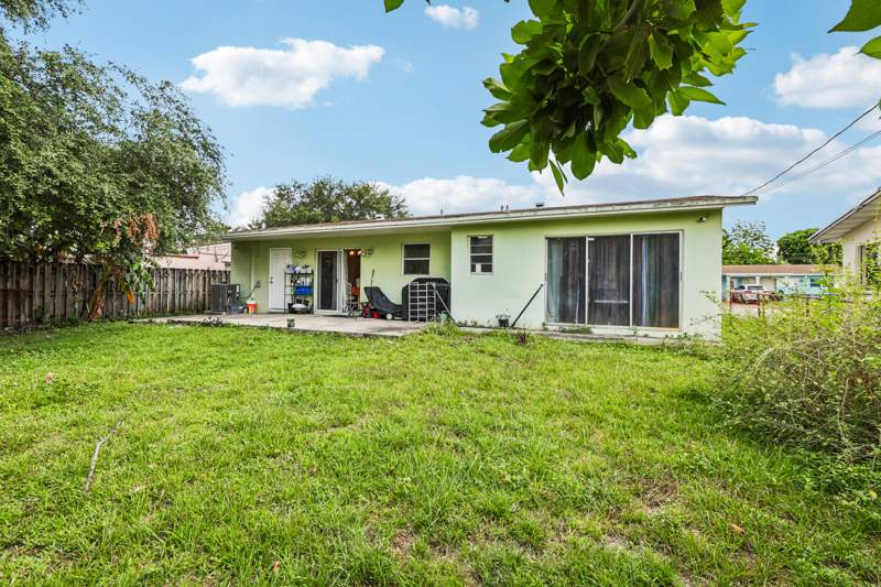3 bedroom Single Family Residence at 6444 SW 20th Court, Welwyn Park, Miramar — photo 5