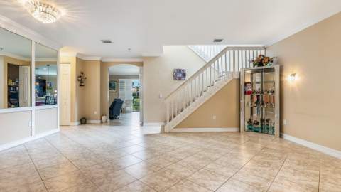 8292 Calabria Lakes Drive, Boynton Beach FL - photo 8 of 46
