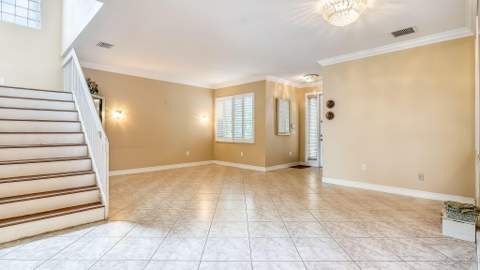 8292 Calabria Lakes Drive, Boynton Beach FL - photo 9 of 46
