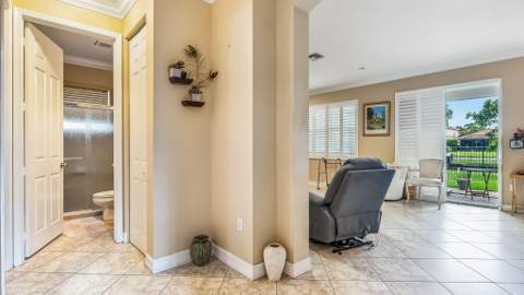 8292 Calabria Lakes Drive, Boynton Beach FL - photo 11 of 46