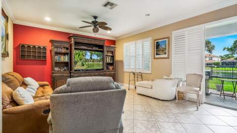 8292 Calabria Lakes Drive, Boynton Beach FL - photo 15 of 46