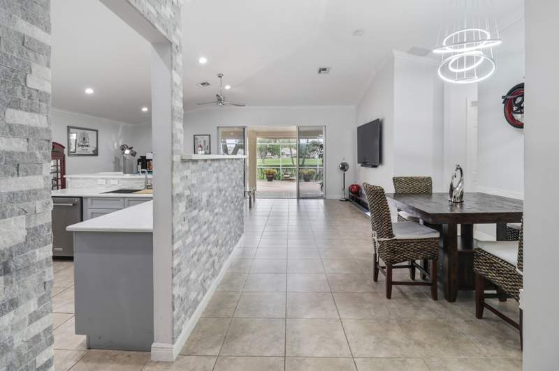 3 bedroom Single Family Residence at 5671 S Fountains Drive, Enclave At The Fountains 3, Lake Worth — photo 4
