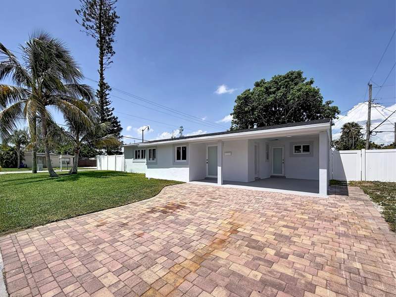 3 bedroom Single Family Residence at 1441 SW 1st Terrace, Coral Manor, Deerfield Beach — photo 2