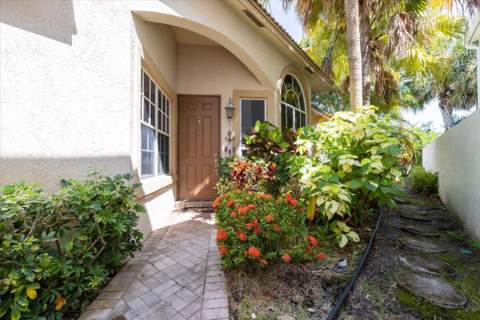 4841 N Classical Boulevard, Delray Beach FL - photo 10 of 56