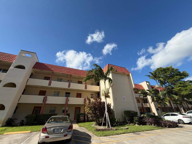 2 bedroom Condominium at 8101 S Sunrise Lakes Drive #204, Sunrise Lakes 29 Condo, Sunrise — photo 4