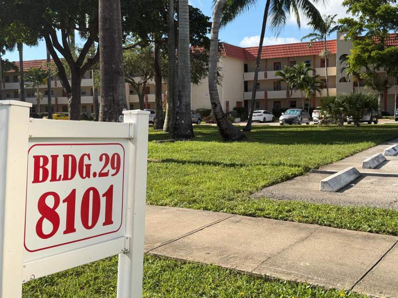 2 bedroom Condominium at 8101 S Sunrise Lakes Drive #204, Sunrise Lakes 29 Condo, Sunrise — photo 3