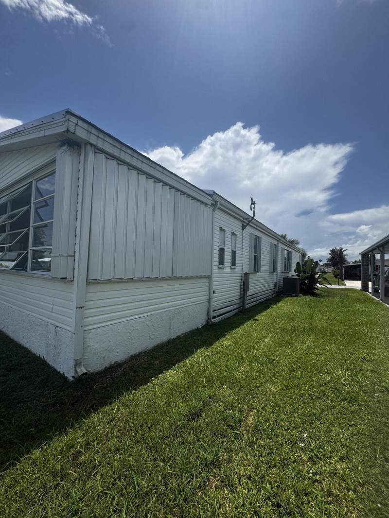 3 bedroom Manufactured Home at 6732 Sinsonte Court, Spanish Lakes Fairways, Fort Pierce — photo 4