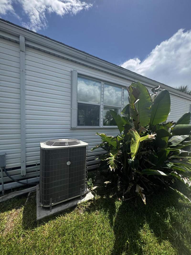 3 bedroom Manufactured Home at 6732 Sinsonte Court, Spanish Lakes Fairways, Fort Pierce — photo 3
